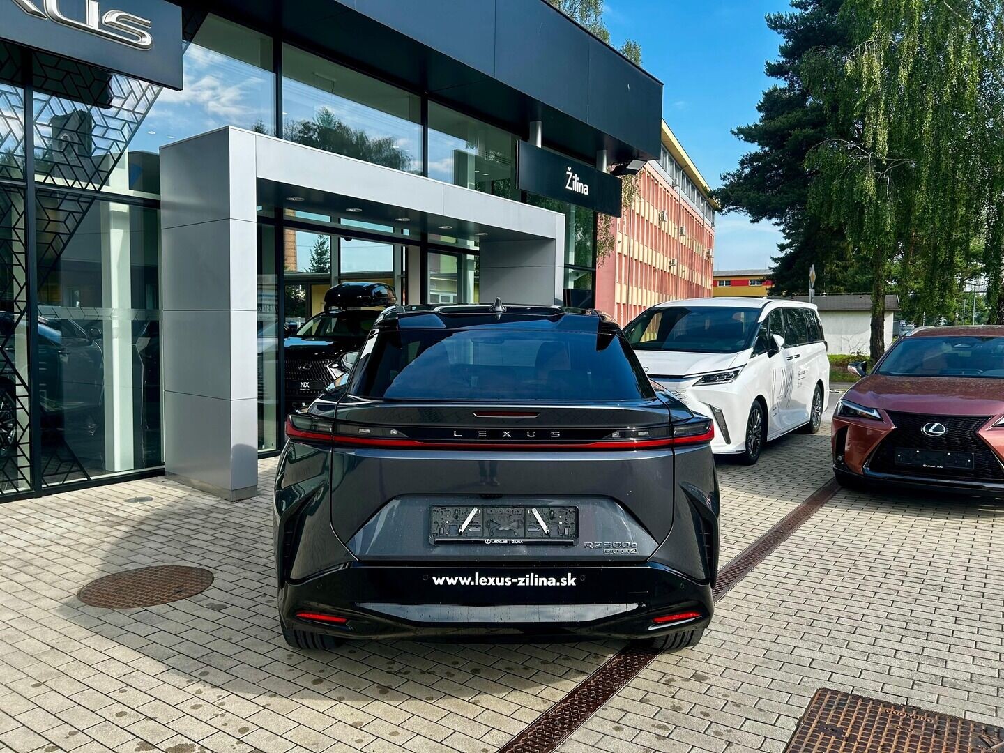Lexus RZ