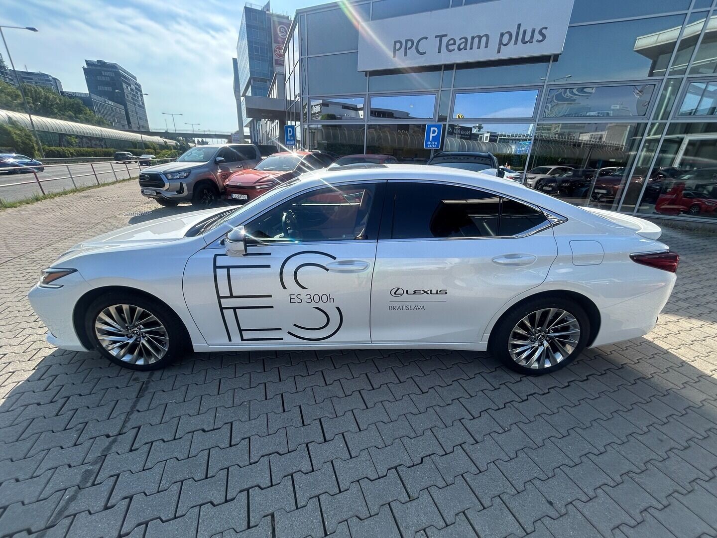 Lexus ES