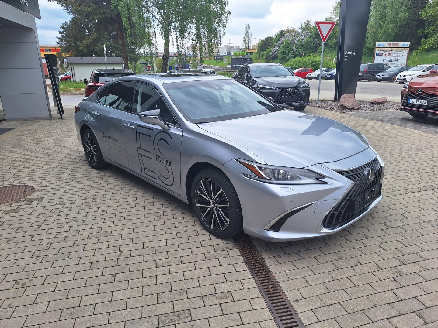 Lexus ES