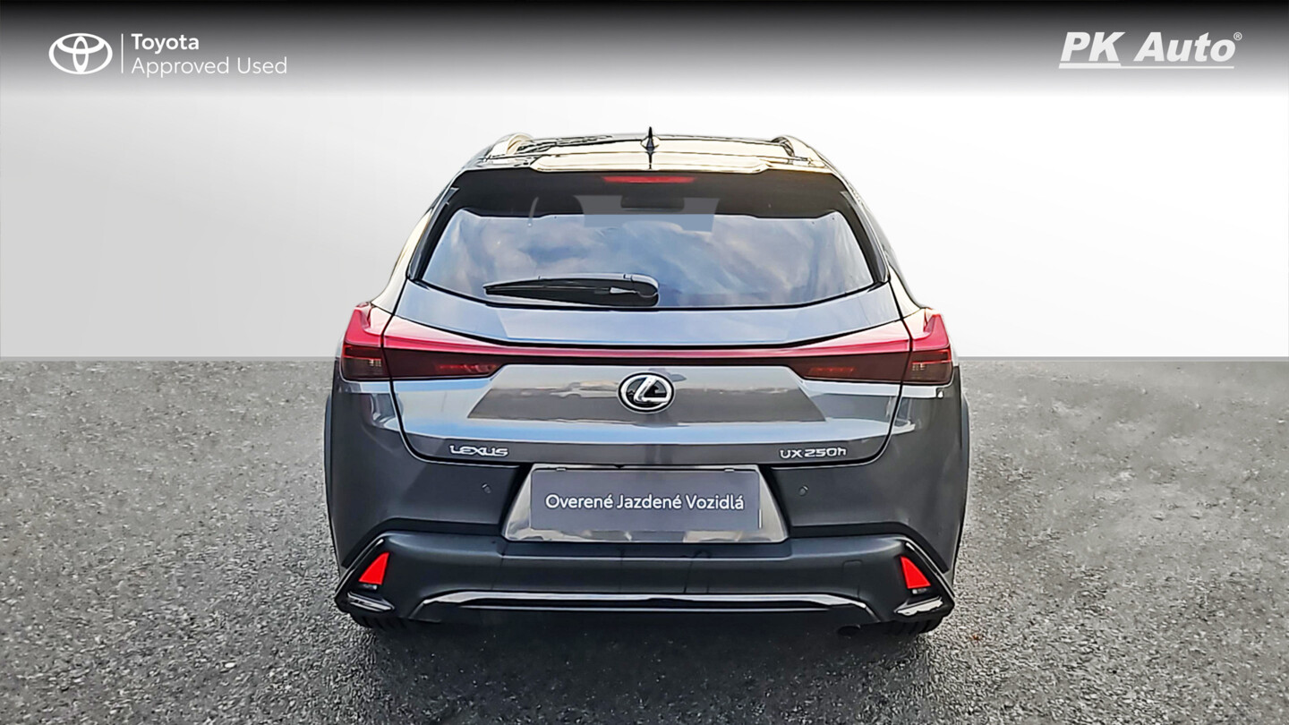 Lexus UX