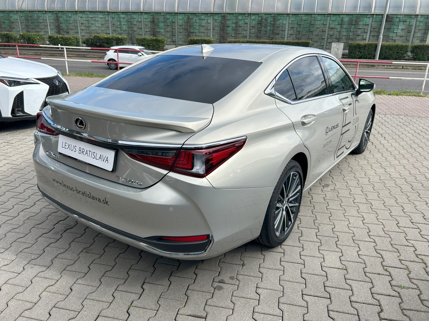 Lexus ES