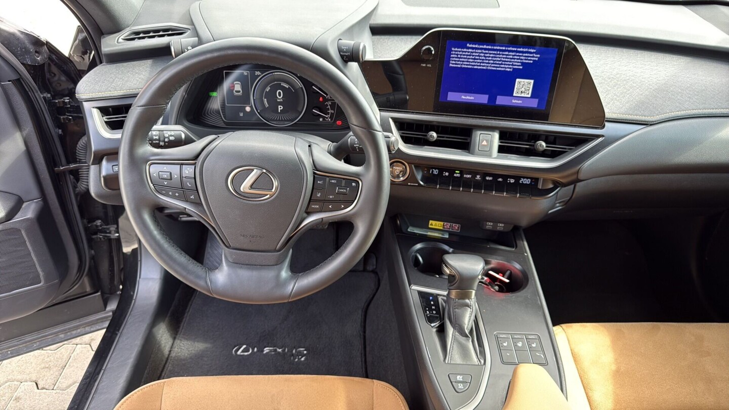 Lexus UX