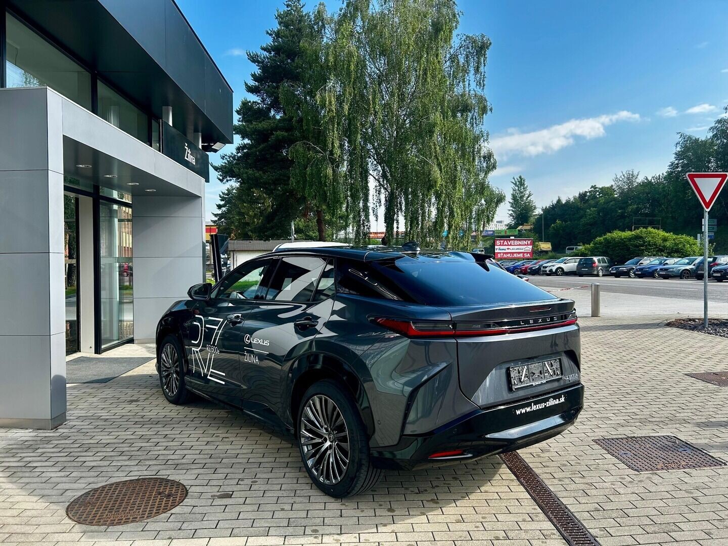 Lexus RZ