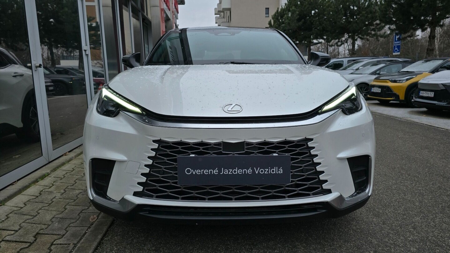 Lexus LBX
