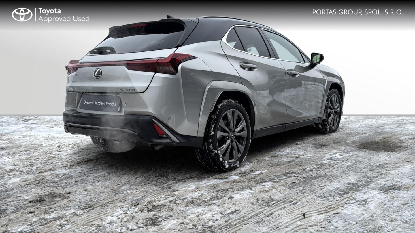 Lexus UX