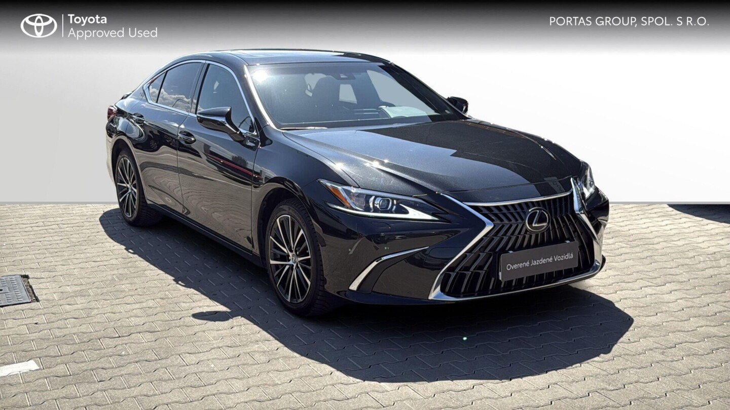 Lexus ES