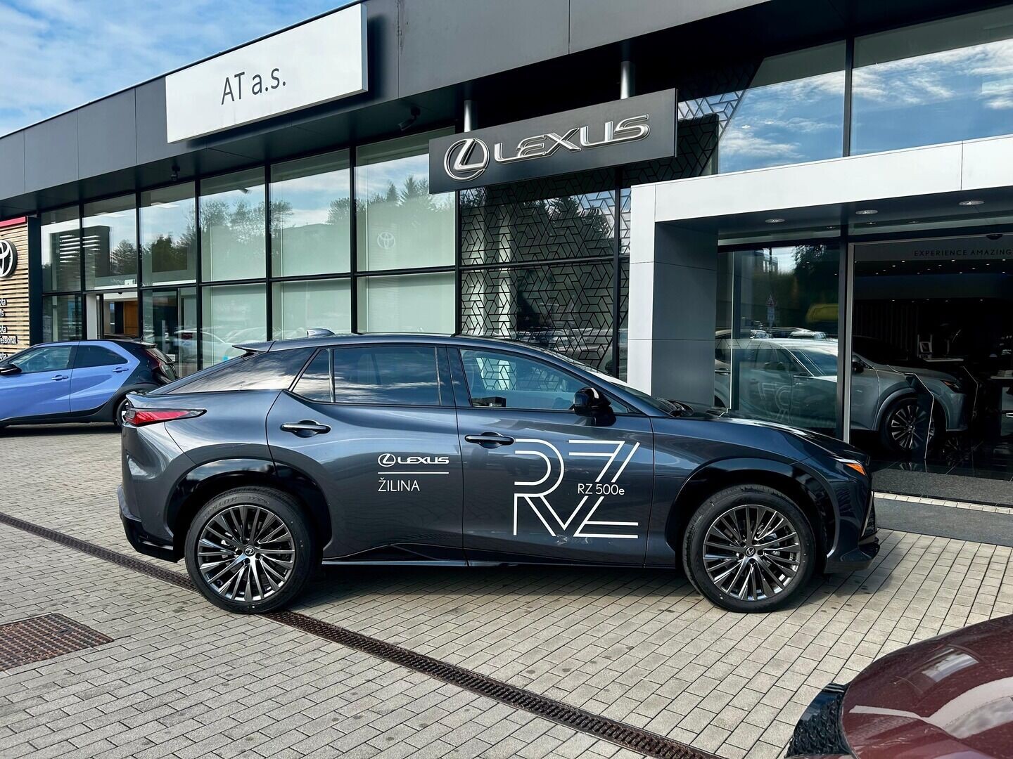 Lexus RZ